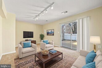 15256 Waterwheel Terrace in Woodbridge, VA - Building Photo - Building Photo