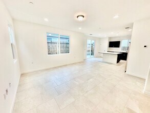 280 Thunder Rd S in Madera, CA - Building Photo - Building Photo