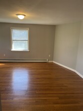 123 Central St, Unit 6 in Georgetown, MA - Building Photo - Building Photo