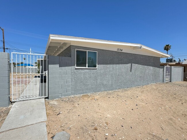 property at 1724 Izabella Ave