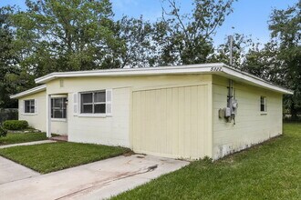 5322 Boilard Dr in Jacksonville, FL - Foto de edificio - Building Photo
