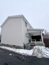 5885 Callaway Cir, Unit 5885 in Austintown, OH - Foto de edificio - Building Photo