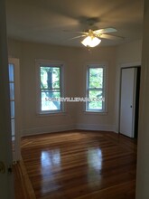 41 Belknap St, Unit 2 in Somerville, MA - Building Photo - Building Photo