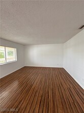 4629 Bayshore Dr in Naples, FL - Building Photo - Building Photo