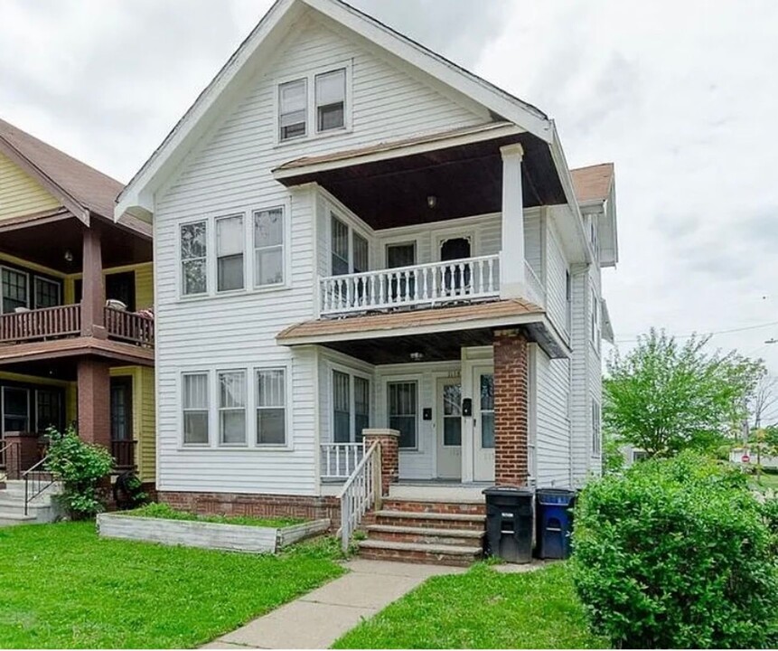 1128-1130 E 168th St in Cleveland, OH - Building Photo