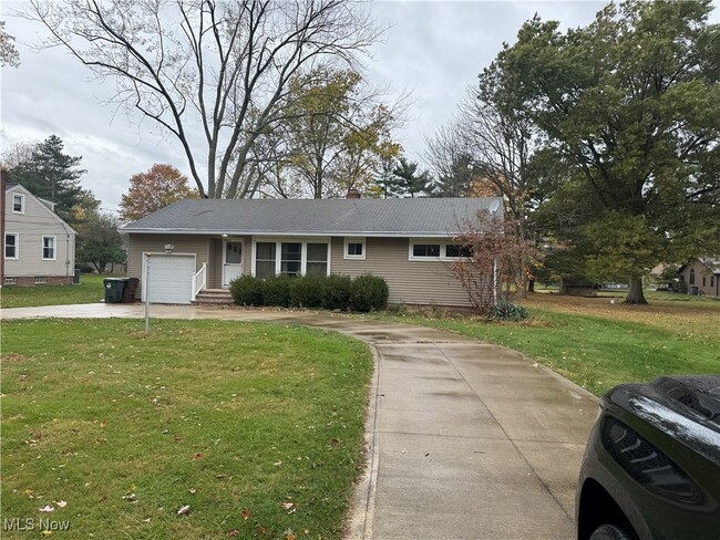 2730 Columbia Rd in Westlake, OH - Building Photo - Building Photo