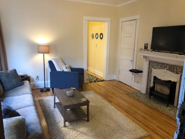 143 S Hancock St, Unit 2 in Madison, WI - Building Photo - Building Photo