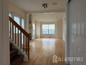 45 Jill Ct in Monmouth Junction, NJ - Building Photo - Building Photo