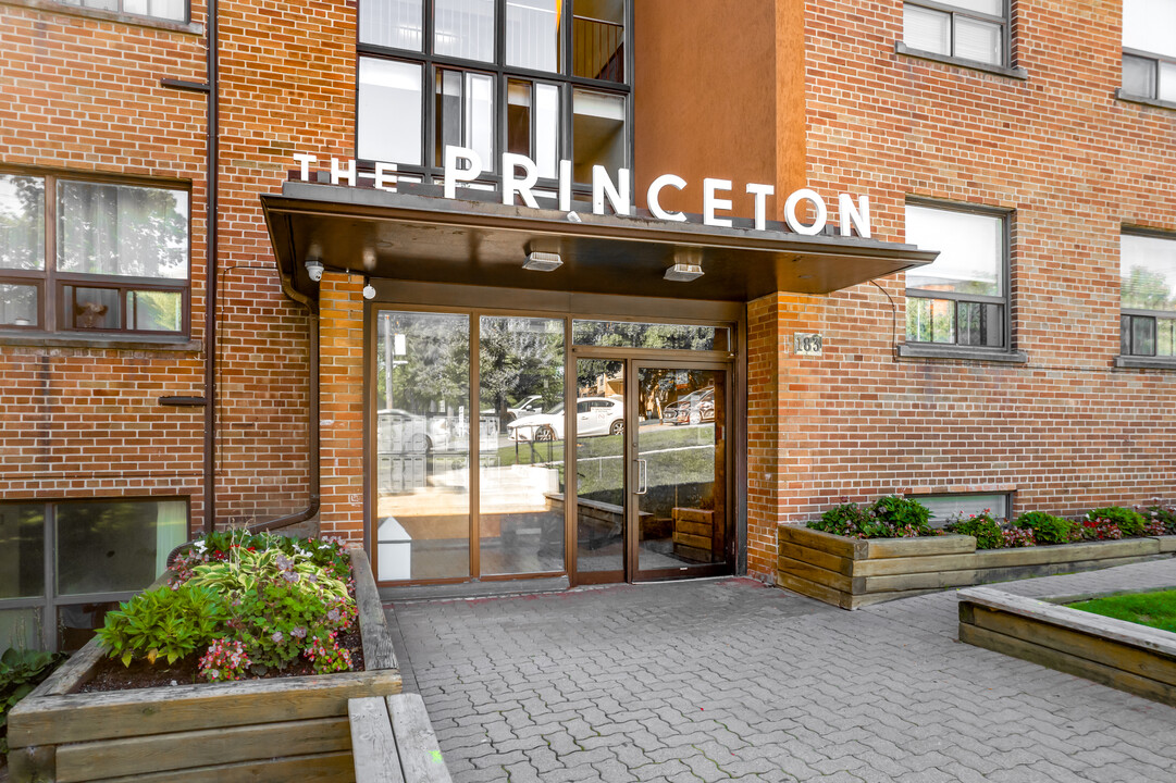 Princeton Apartments in Toronto, ON - Building Photo