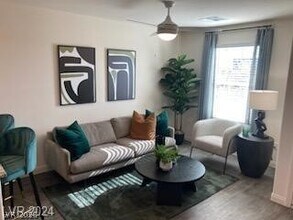 7285 Arroyo Crossing Pkwy in Las Vegas, NV - Building Photo - Building Photo