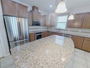 18810 Birchwood Groves Dr in Lutz, FL - Building Photo - Building Photo