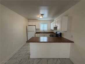 832 N Held Rd, Unit A in Las Vegas, NV - Building Photo - Building Photo