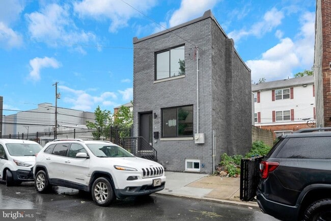 property at 1309 S 32nd St
