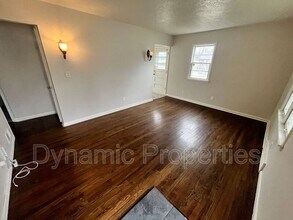 2537 S 46th Ave in Omaha, NE - Building Photo - Building Photo