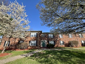 Countrybrook Apartments in Louisville, KY - Building Photo - Building Photo