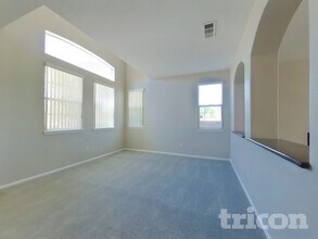 733 Pino Ave in Lancaster, CA - Building Photo - Building Photo