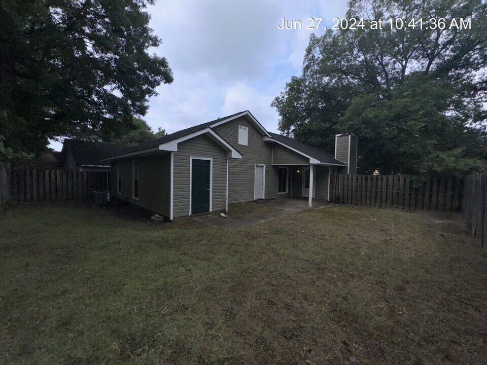 501 Hollyberry Ln in Fayetteville, NC - Building Photo