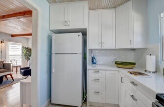 212 SW 1st Ave in Delray Beach, FL - Building Photo - Building Photo