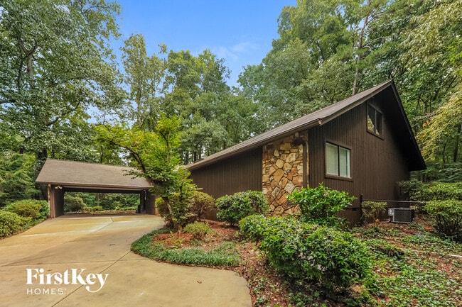 1829 E Gate Dr in Stone Mountain, GA - Building Photo - Building Photo