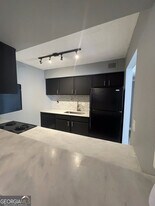 1404 Huntingdon Chase in Atlanta, GA - Building Photo