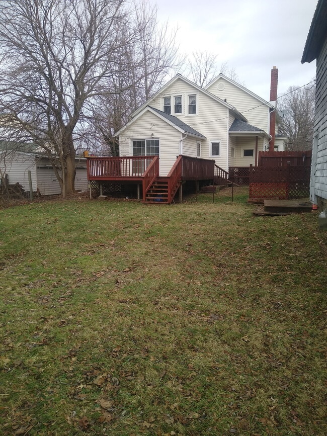 175 Eagle St, Unit Lower