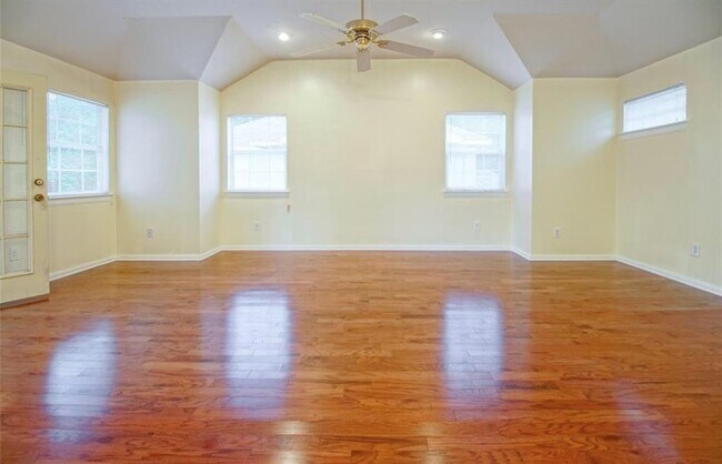 1201 Lovett St-Unit -1201 in Tomball, TX - Building Photo - Building Photo