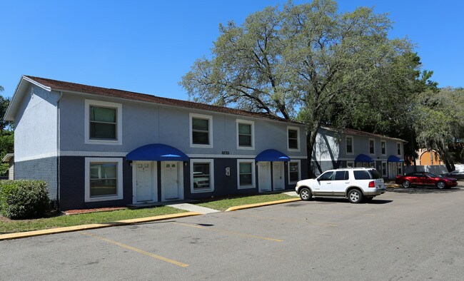 Temple Crest Townhomes in Tampa, FL - Building Photo - Building Photo