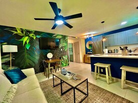 820 NE 14th Ave in Fort Lauderdale, FL - Building Photo