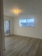 2300 Park Ln in Hollywood, FL - Building Photo - Building Photo