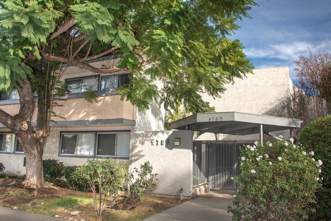 4760 Kester Ave in Los Angeles, CA - Building Photo