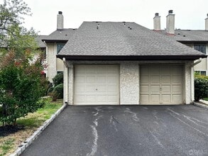 59 Thoreau Dr in Plainsboro, NJ - Building Photo - Building Photo