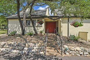 15 Casa Verde St in Lakeway, TX - Building Photo
