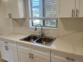 6600 Whitsett Ave, Unit Unit 01 in Los Angeles, CA - Building Photo - Building Photo