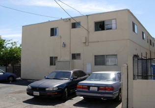 1144 N Westmoreland Ave in Los Angeles, CA - Building Photo - Building Photo