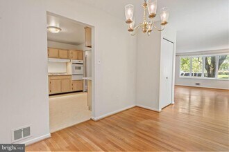 2623 Depaul Dr in Vienna, VA - Building Photo - Building Photo