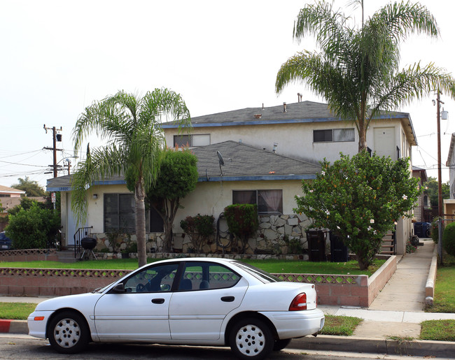 12600 Doty Ave in Hawthorne, CA - Foto de edificio - Building Photo