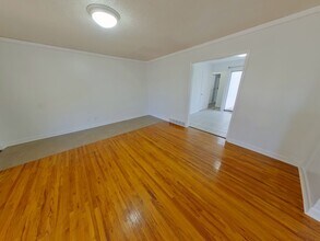 2109 S Grove St in Wichita, KS - Building Photo - Building Photo