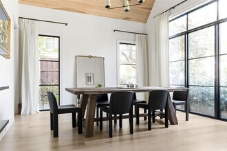 5026 Forest Bend Rd in Dallas, TX - Building Photo - Building Photo
