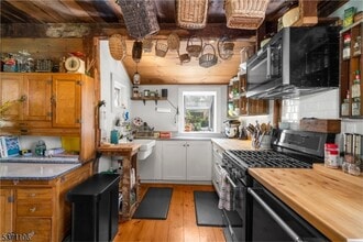 247 Cokesbury Rd in Lebanon, NJ - Building Photo - Building Photo