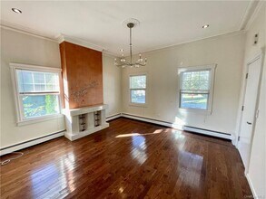 2 Broadway Ave-Unit -3 in New York, NY - Building Photo - Building Photo