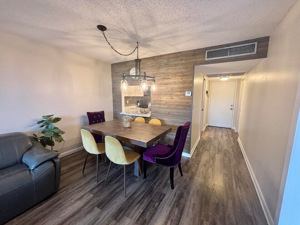 9410 Tangerine Pl in Davie, FL - Building Photo