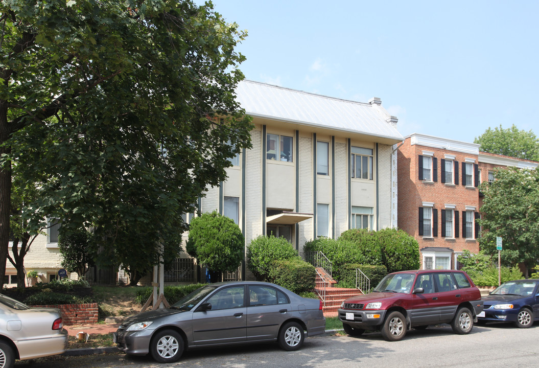 320 Constitution Ave NE in Washington, DC - Building Photo