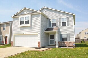 2308 Harvest Moon Dr in Greenwood, IN - Building Photo