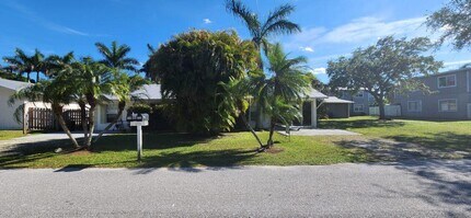 788 SW 36th Terrace in Palm City, FL - Building Photo - Building Photo