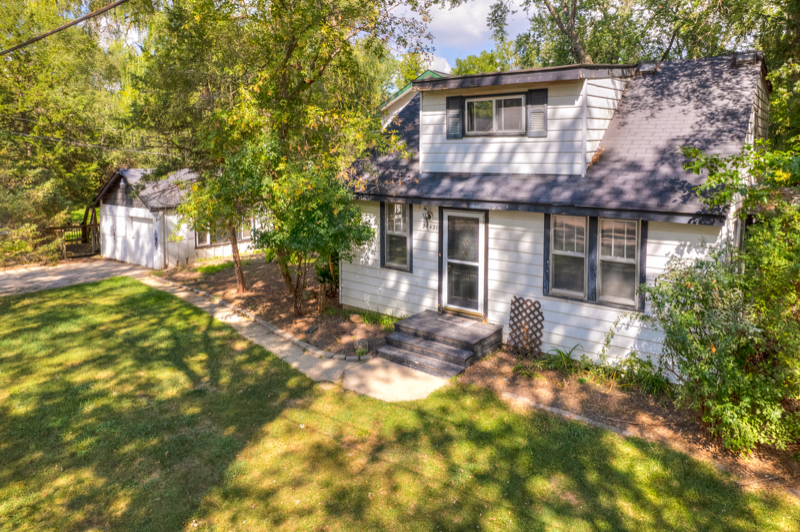 25420 Golfview Ave in Antioch, IL - Building Photo