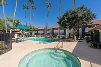 Oakridge Apartments in Phoenix, AZ - Foto de edificio - Building Photo