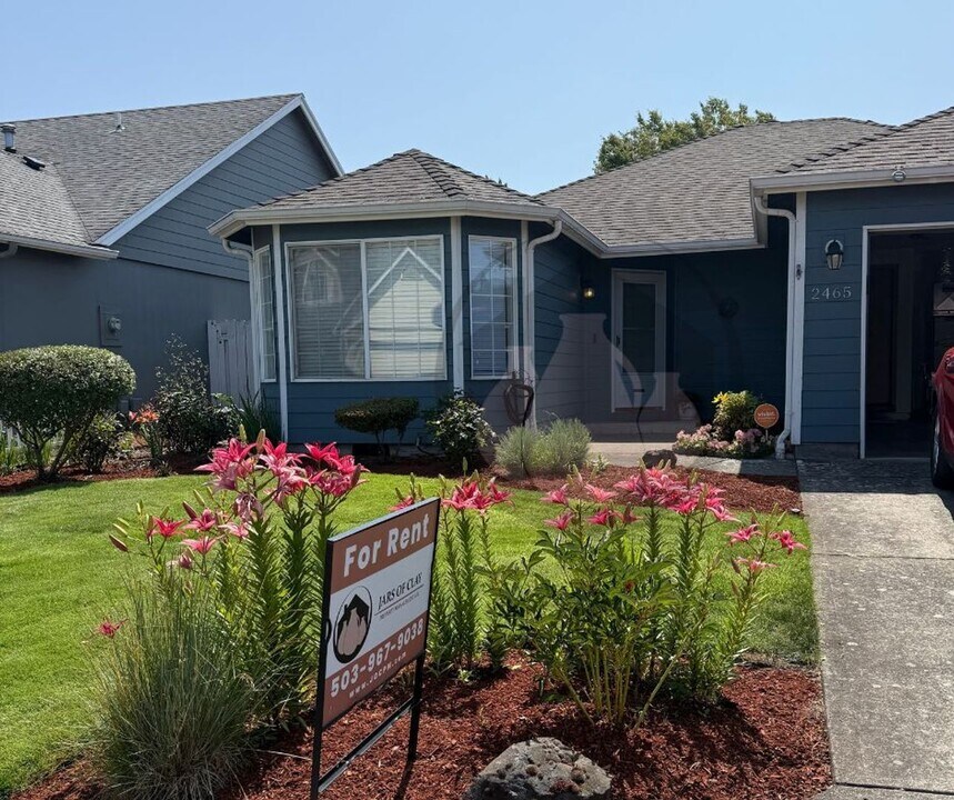 2465 Connemara Ct SE in Salem, OR - Building Photo