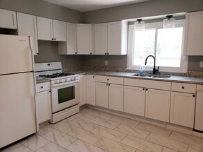 1525 E Elm St in Griffith, IN - Building Photo - Building Photo