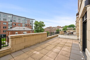 1501 Commonwealth Ave, Unit 103 in Boston, MA - Foto de edificio - Building Photo