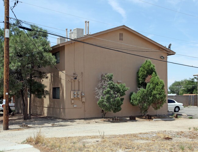 525 Georgene NE in Albuquerque, NM - Foto de edificio - Building Photo